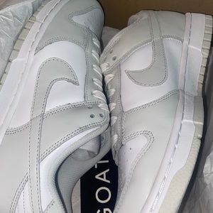 Nike dunk low photon dust